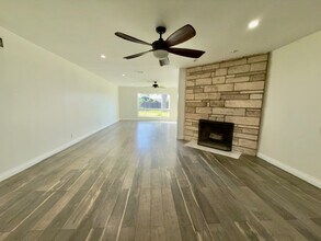 18648 Gledhill St in Los Angeles, CA - Building Photo - Building Photo