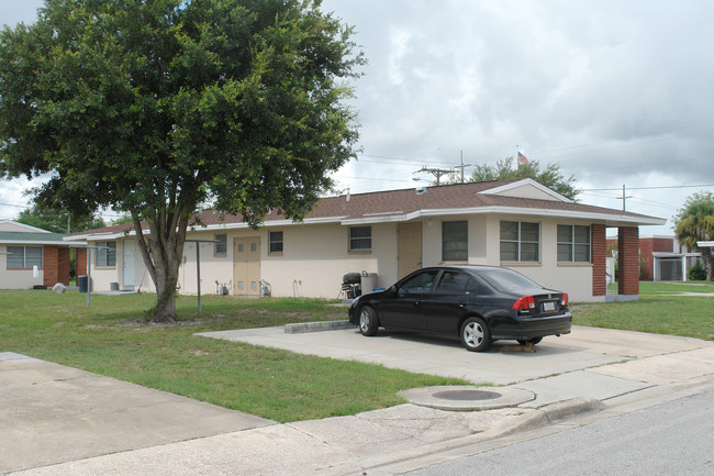 702-704 Blake Ave in Cocoa, FL - Building Photo - Building Photo