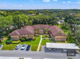 2679 Sabal Springs Cir, Unit E 101 in Clearwater, FL - Building Photo