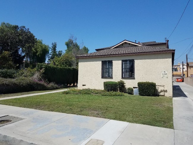1617 W 147th St in Gardena, CA - Foto de edificio - Building Photo