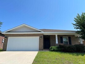 5616 Shooting Star Ct in Milton, FL - Building Photo