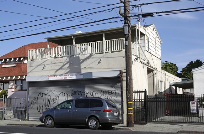 5404 Foothill Blvd in Oakland, CA - Foto de edificio - Building Photo