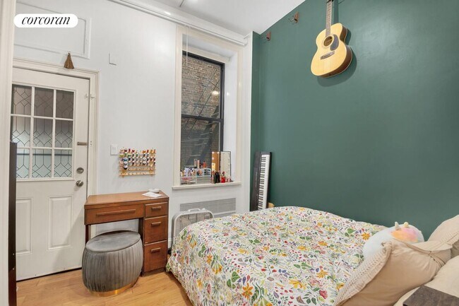 163 Chrystie St in New York, NY - Building Photo - Building Photo