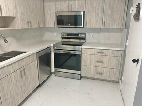 3801 S Ocean Dr, Unit 14p in Hollywood, FL - Building Photo - Building Photo
