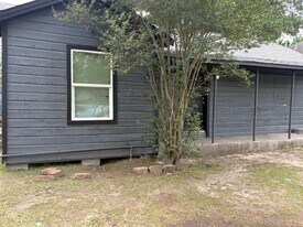 9105 Grady St in Houston, TX - Building Photo