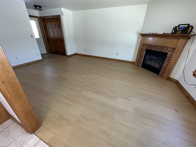 148 Cavil Way, Unit 148 in De Pere, WI - Foto de edificio - Building Photo
