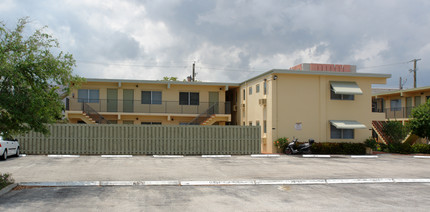 Palms of 23RD in Pompano Beach, FL - Foto de edificio - Building Photo