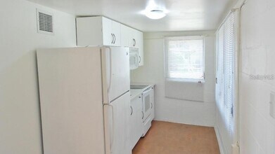 141 Sunnytown Rd in Casselberry, FL - Foto de edificio - Building Photo