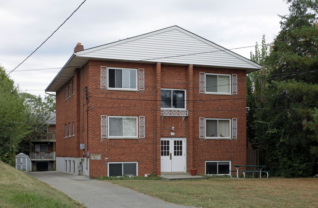 25 E North St in Cincinnati, OH - Foto de edificio