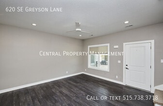 620 SE Greyson Ln in Waukee, IA - Building Photo - Building Photo