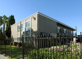 915 S Citron St in Anaheim, CA - Building Photo