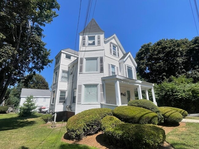 22 Cleveland Ave in Woburn, MA - Building Photo - Building Photo