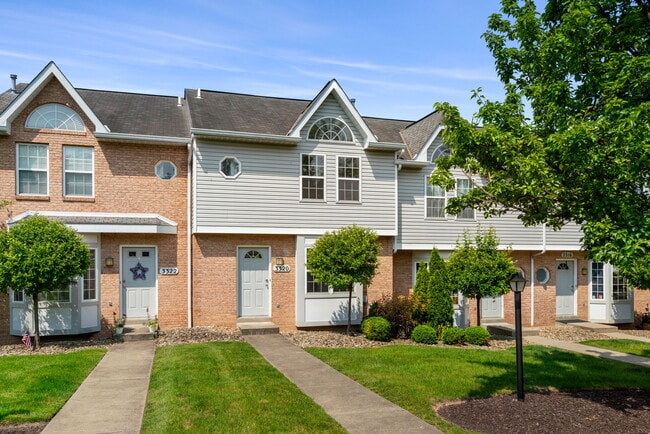 Hawthorne Estates in Oakdale, PA - Building Photo - Building Photo