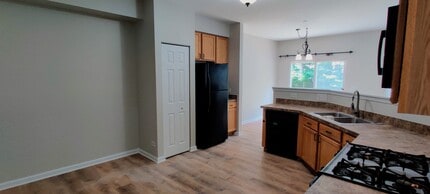 1822 Candlelight Cir in Montgomery, IL - Building Photo - Building Photo