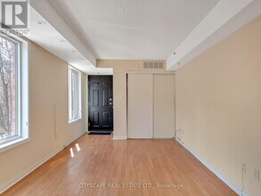 16 Laidlaw St in Toronto, ON - Building Photo - Building Photo