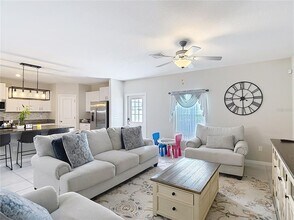 403 Argyll Dr in Spring Hill, FL - Building Photo - Building Photo
