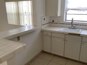60 Windsor C in West Palm Beach, FL - Building Photo - Building Photo