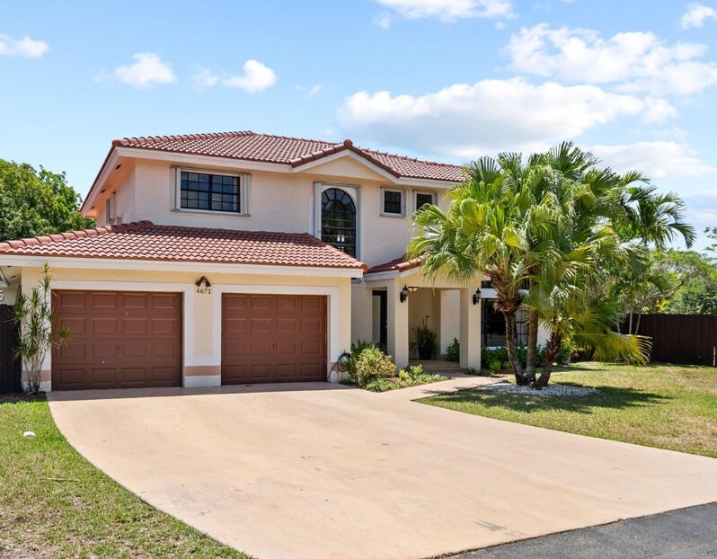 4671 SW 155th Pl in Miami, FL - Building Photo
