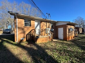 132 Woodland Ave in Shelby, NC - Building Photo - Building Photo