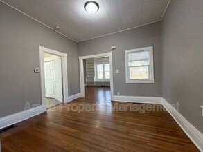 2267 Dudley St in Lincoln, NE - Building Photo - Building Photo