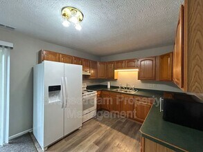 2460 Rondowa Ave in Dayton, OH - Building Photo - Building Photo