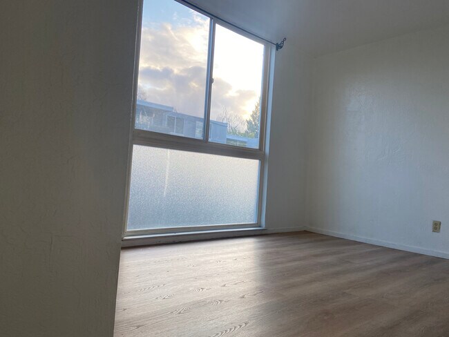 183 Del Medio Ave, Unit 210 in Mountain View, CA - Building Photo - Building Photo
