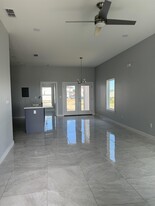 2308 Mango Rd in Laredo, TX - Building Photo - Building Photo