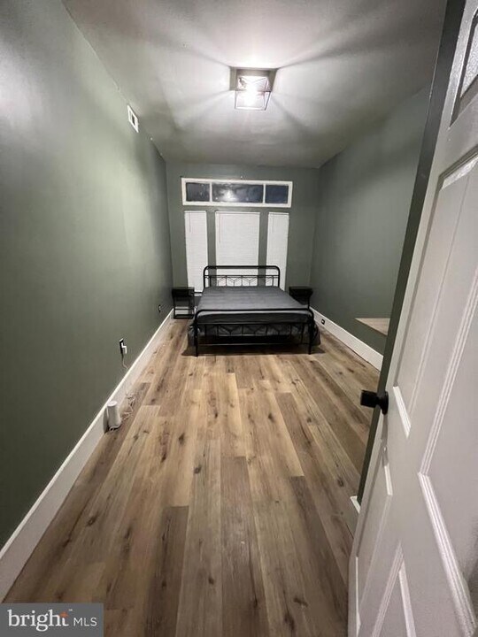 1402 Poplar Grove St in Baltimore, MD - Building Photo