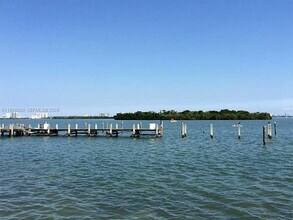 700 NE 63rd St in El Portal, FL - Building Photo - Building Photo