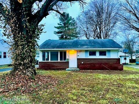 1402 Mark Trail Rd in Louisville, KY - Building Photo