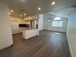 5754 W Tenaya Ave in Fresno, CA - Building Photo - Building Photo