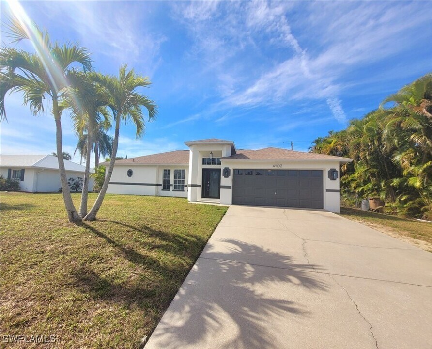 4102 SW 14th Ave in Cape Coral, FL - Building Photo