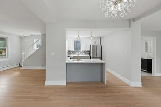 166 Grant Ave in White Plains, NY - Building Photo - Building Photo