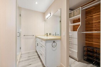 200 E Racquet Club Rd, Unit 54 in Palm Springs, CA - Building Photo - Building Photo