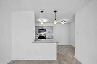 8801 Hammerly Blvd in Houston, TX - Building Photo - Building Photo