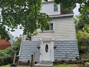 846 Monteiro St in Pittsburgh, PA - Foto de edificio - Building Photo