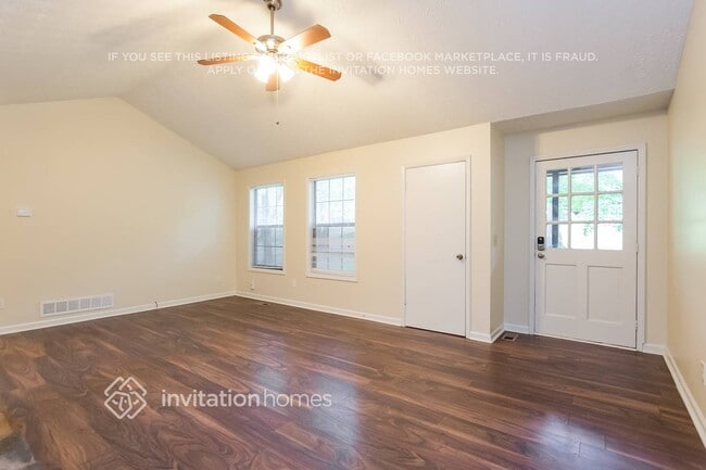 5905 Sumter Dr in Douglasville, GA - Foto de edificio - Building Photo