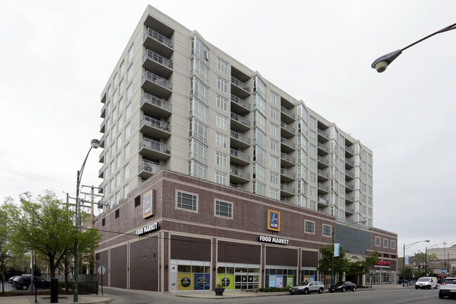 The Granville Condominiums in Chicago, IL - Building Photo - Building Photo