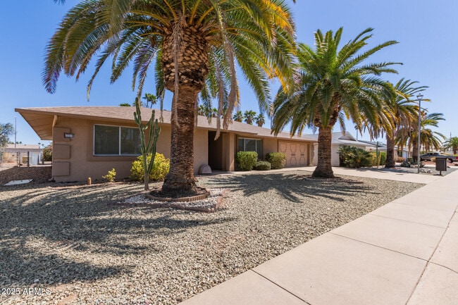 17219 N 130th Ave in Sun City West, AZ - Foto de edificio - Building Photo