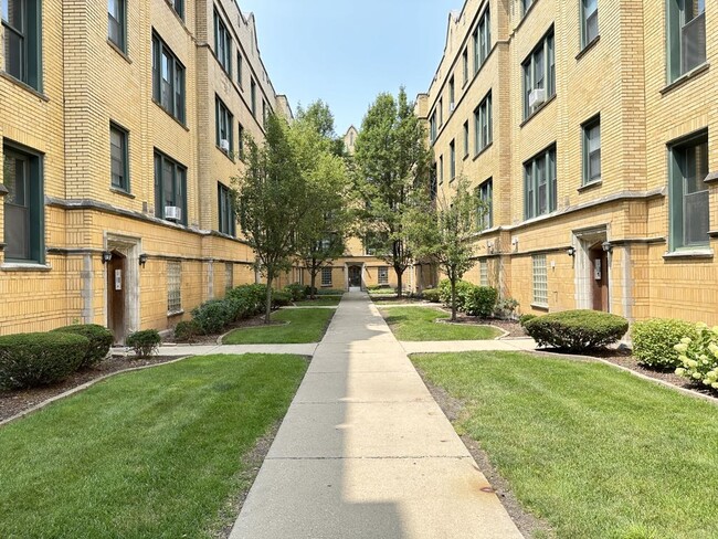property at 2330 N Spaulding Ave