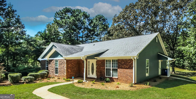 6155 Dodson Rd in Fairburn, GA - Building Photo - Building Photo