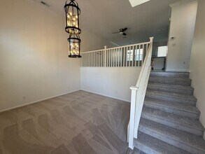 1645 Waterlily Way in San Marcos, CA - Foto de edificio - Building Photo