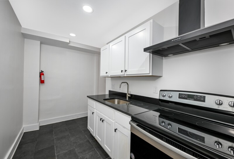 1384 W 83rd St-Unit -101 in Cleveland, OH - Building Photo