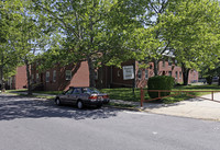 Hunter's Ridge Apartments in Staten Island, NY - Building Photo - Building Photo