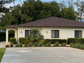 4412 Vanda Dr in Bonita Springs, FL - Building Photo - Building Photo