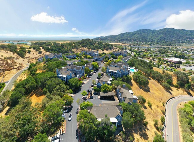 Highlands of Marin in San Rafael, CA - Building Photo - Building Photo