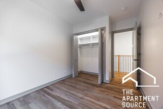 1325 W Estes Ave, Unit 1325 W. Estes in Chicago, IL - Building Photo - Building Photo