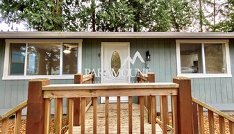 6321 Rest Pl NE in Bremerton, WA - Building Photo