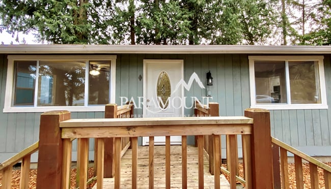 property at 6321 Rest Pl NE