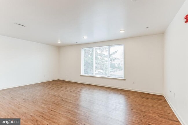 6157 Ridge Ave in Philadelphia, PA - Building Photo - Building Photo